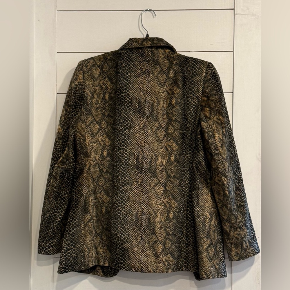 Vintage Harvé Benard Blazer 😍 - Picture 4 of 5